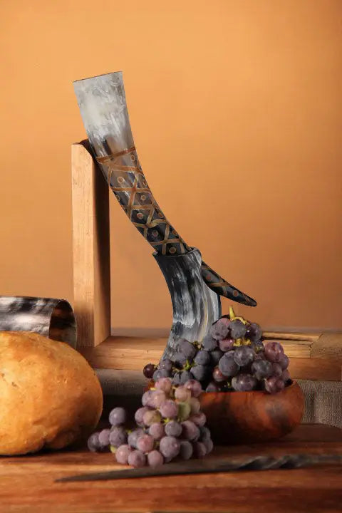 Drinking Horn with Stand Pack 2 - Holds Upto 16 oz, Natural