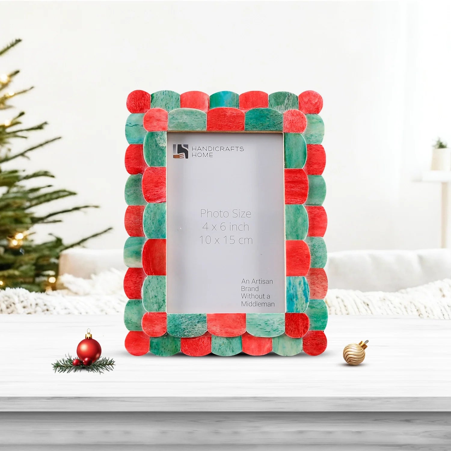 Picture Frames Scalloped Pattern Bone Inlay Collection in 4 sizes, Green & Red