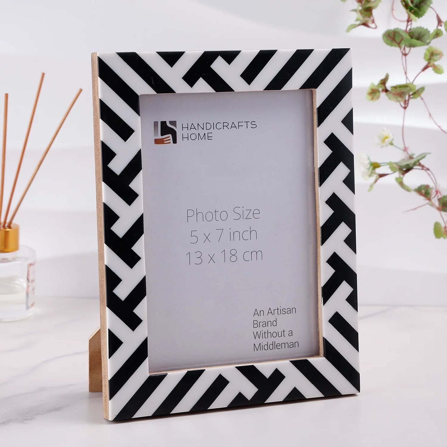 Picture Frames Avant Coco Pattern Resin Inlay Collection in 3 Sizes