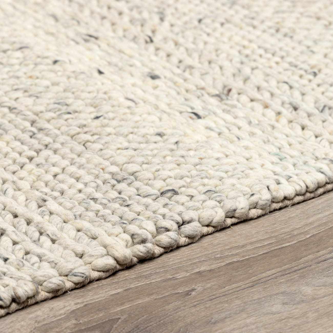 Salvo Luxury Hand Woven Wool Area Rug