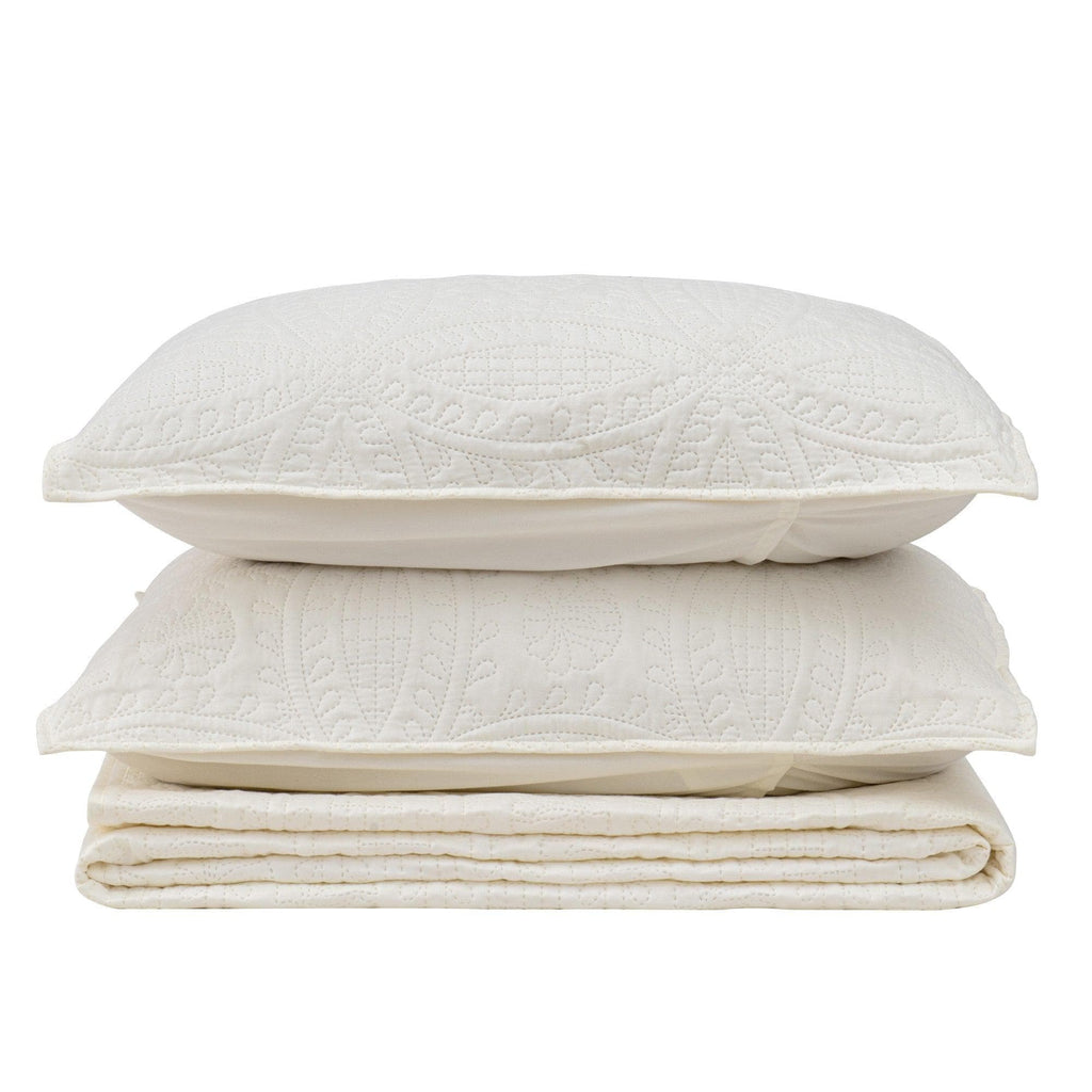 3-Piece Oversized Medallion Quilt Set - Clara Collection