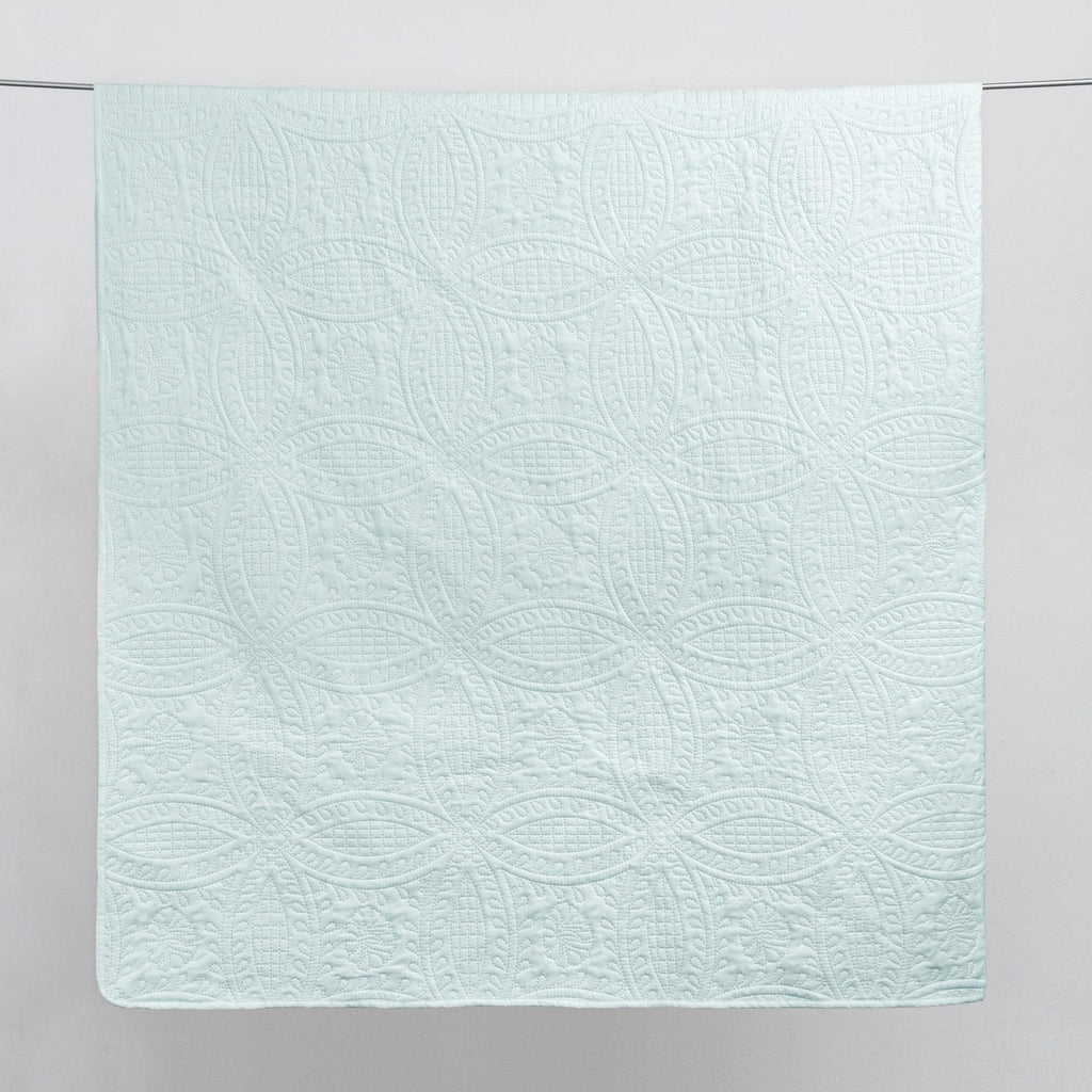 3-Piece Oversized Medallion Quilt Set - Clara Collection