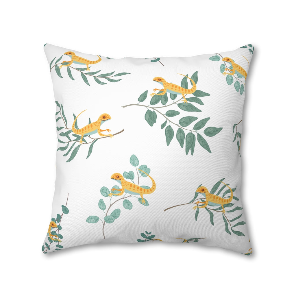 Climbing Lizards Pillow Case - Throw Pillow Cover - Grandmillennial Style