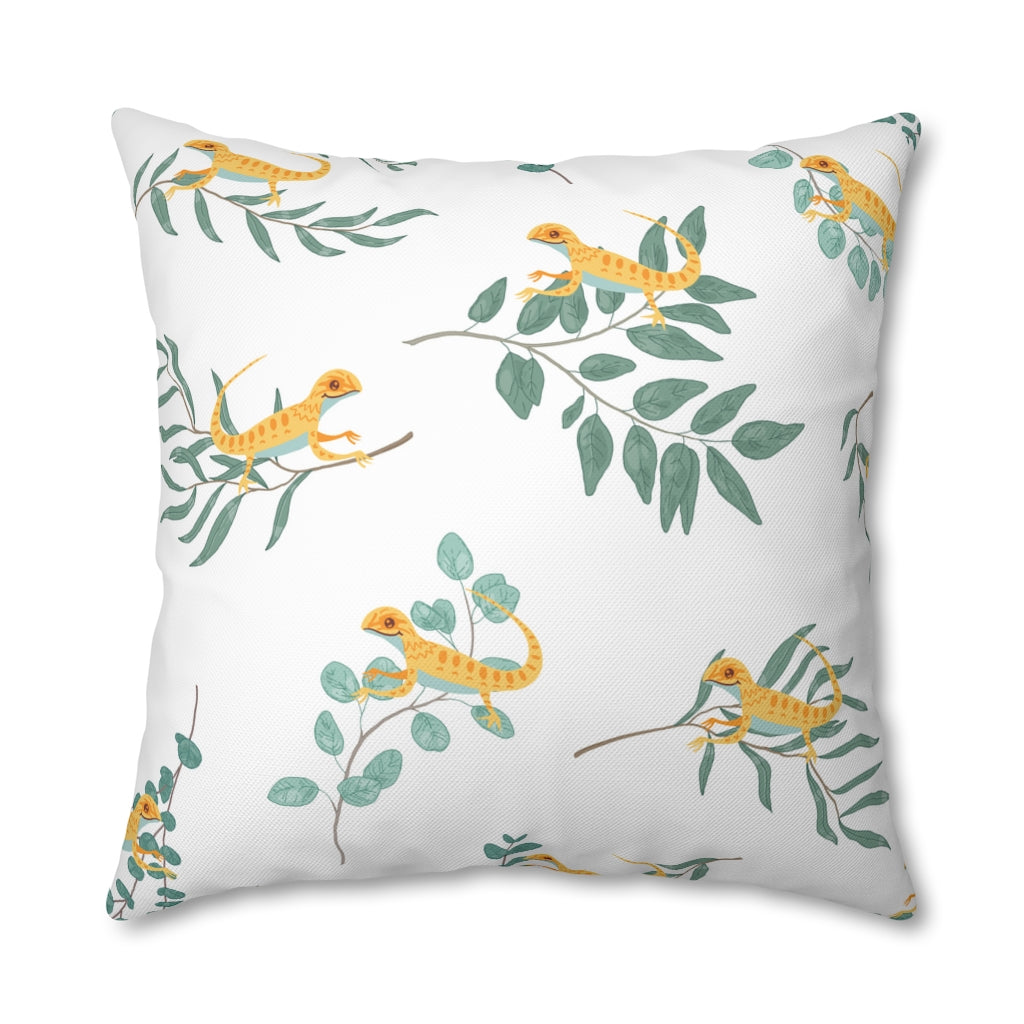 Climbing Lizards Pillow Case - Throw Pillow Cover - Grandmillennial Style