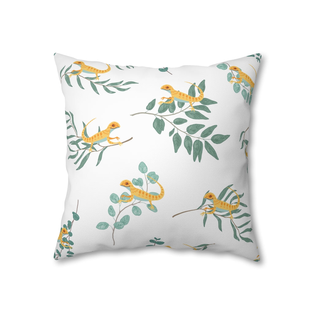 Climbing Lizards Pillow Case - Throw Pillow Cover - Grandmillennial Style