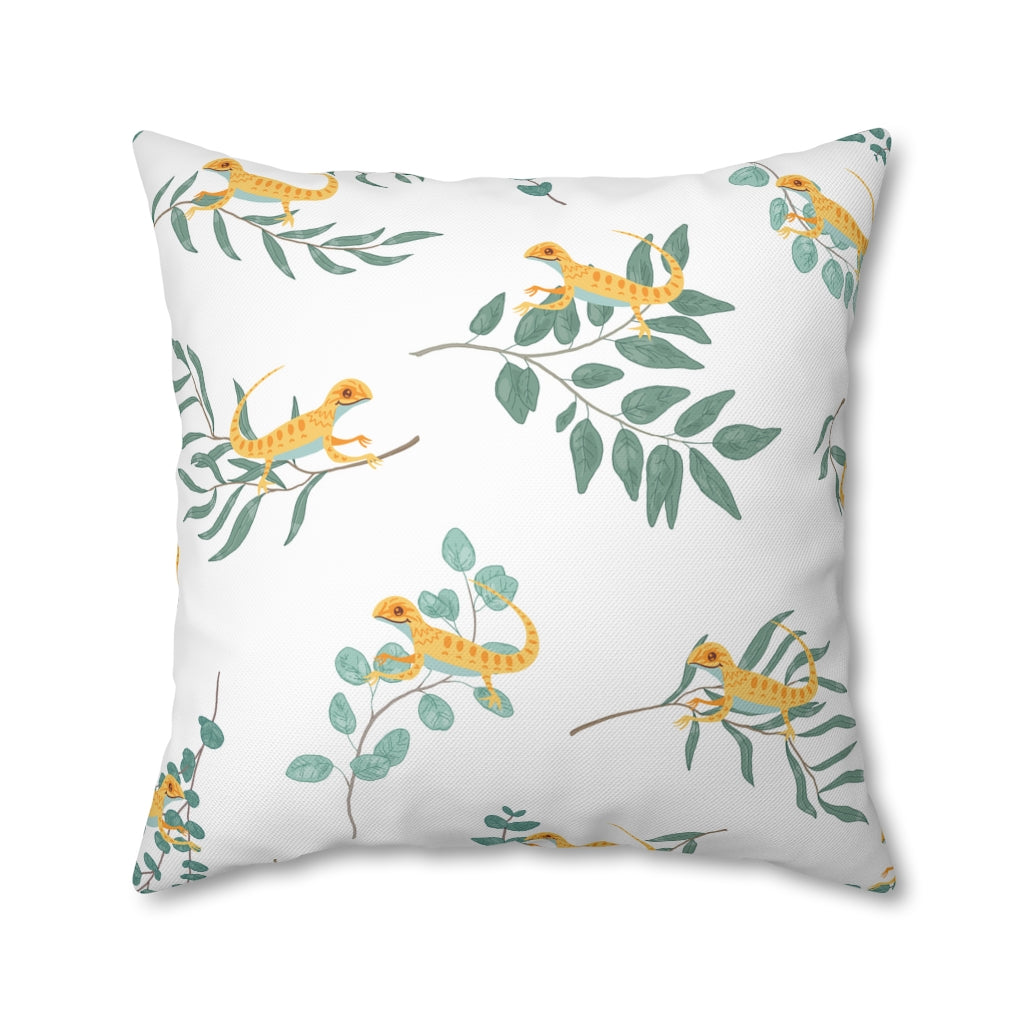 Climbing Lizards Pillow Case - Throw Pillow Cover - Grandmillennial Style